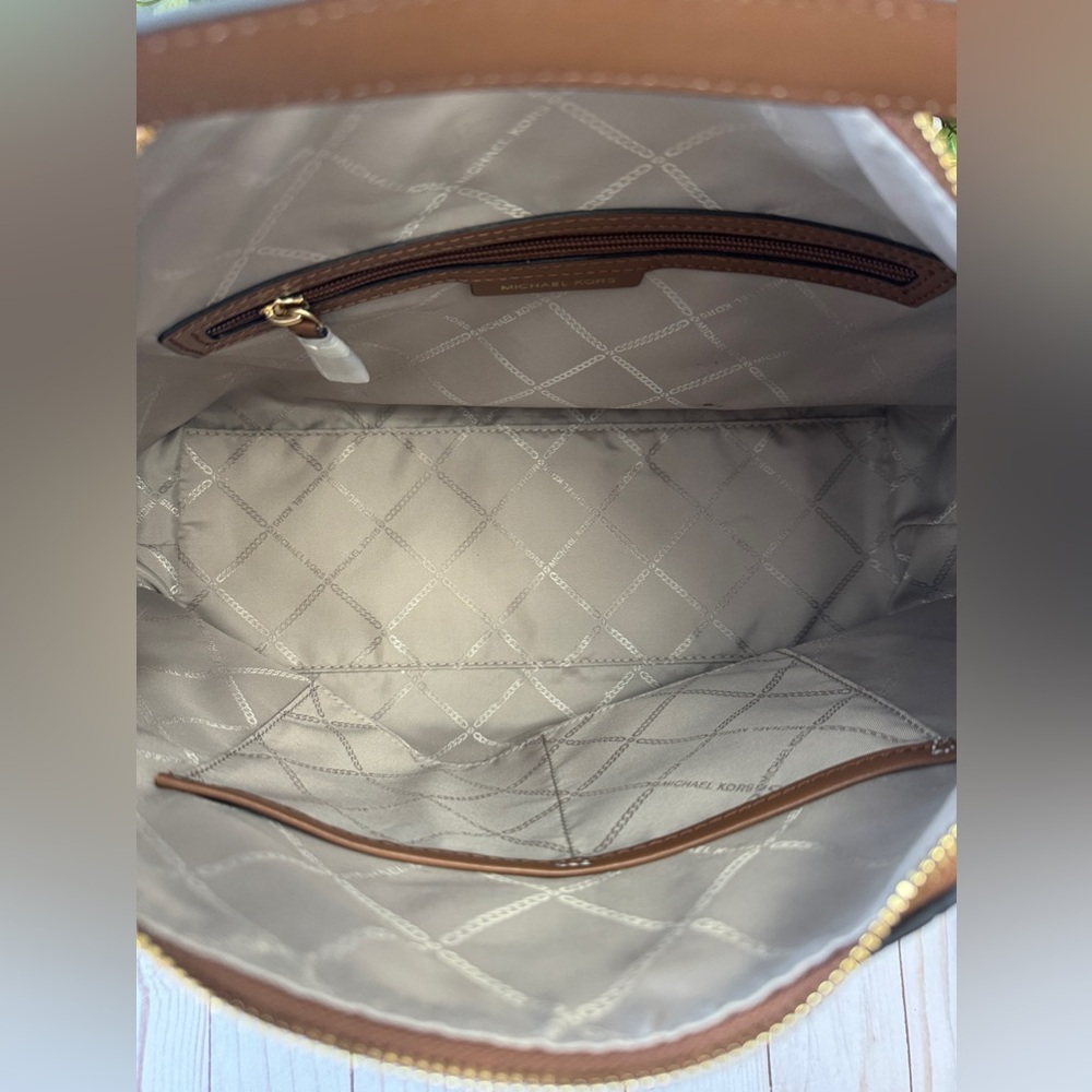 Michael Kors Sienna Handbag Luggage Color NWOT - Picture 12 of 14